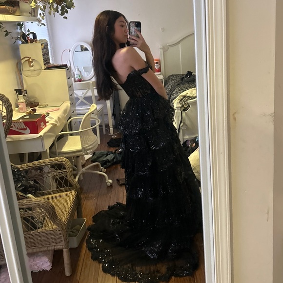 SHERRI HILL 55500 RUFFLE PROM GOWN BLACK 
‼️SHIPPED OUT MAY 5 EARLIEST‼️ - Picture 4 of 5
